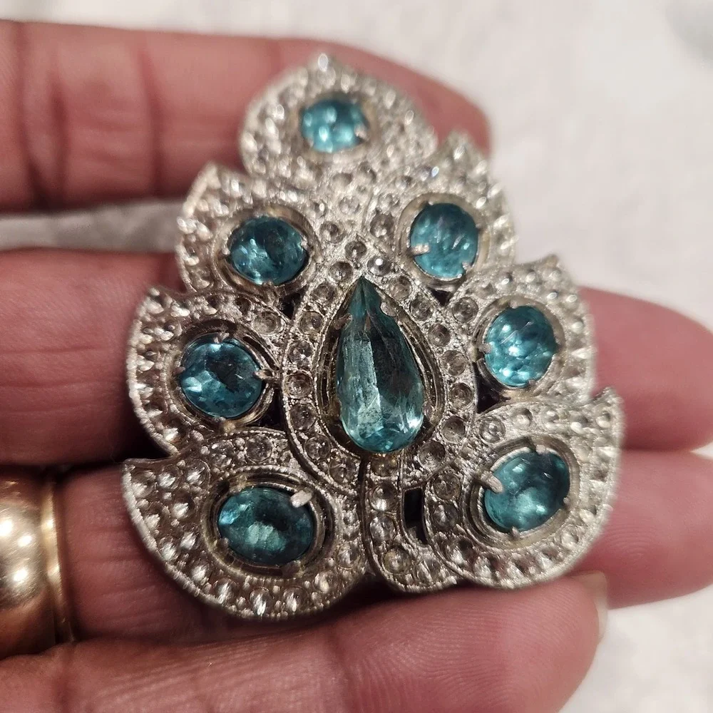 Vtg Silver‎ Tone Teal Blue Rhinestone Peacock Feather Dress Fur Clip pot metal